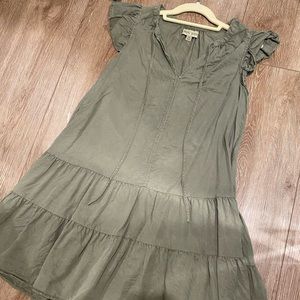 Green tiered dress with flounce sleeve